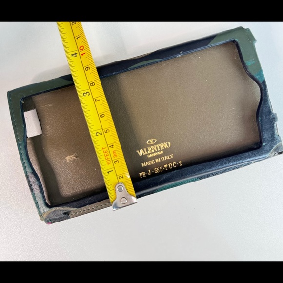 Valentino Garavani Rock studded Cell Phone Case with secure handle strap - Picture 8 of 14